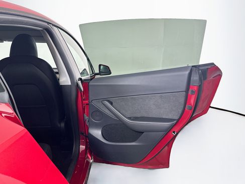 Used 2023 Tesla Model Y Long Range image 30