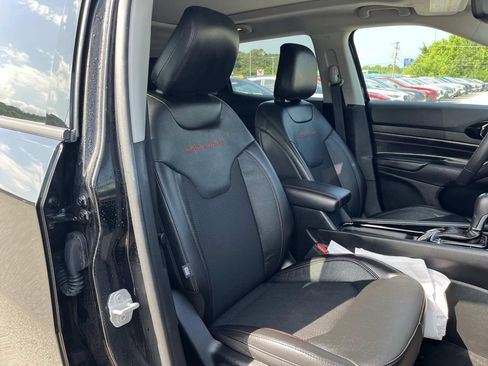 Used 2022 Jeep Compass Trailhawk w/ Sun and Sound Group AWD/4WD image 25