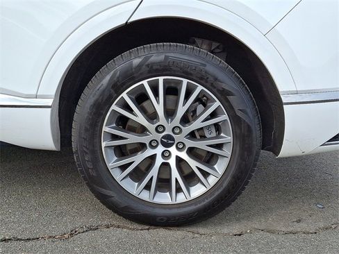 Used 2025 Genesis GV80 2.5T Standard image 8