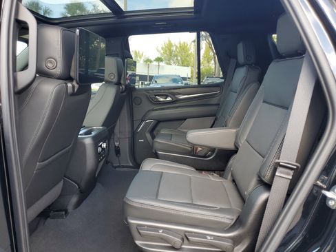 Used 2023 GMC Yukon Denali w/ Advanced Technology Package image 15