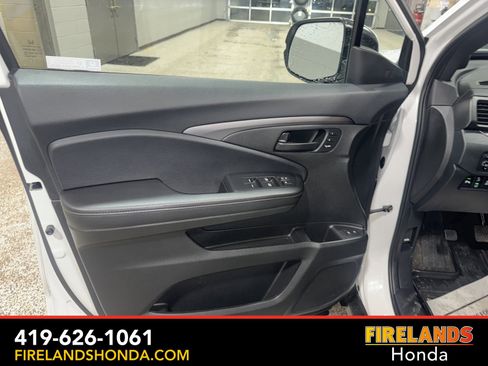 Certified 2024 Honda Passport EX-L image 12