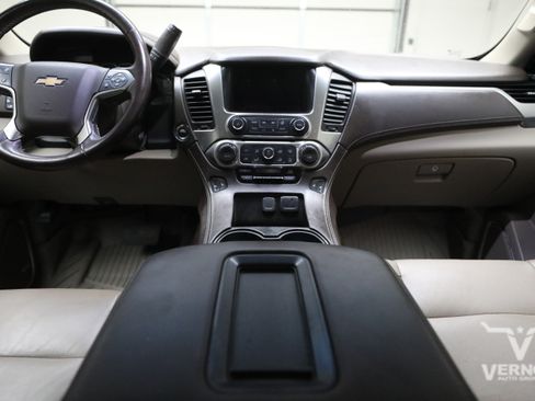Used 2019 Chevrolet Suburban LT AWD/4WD image 13