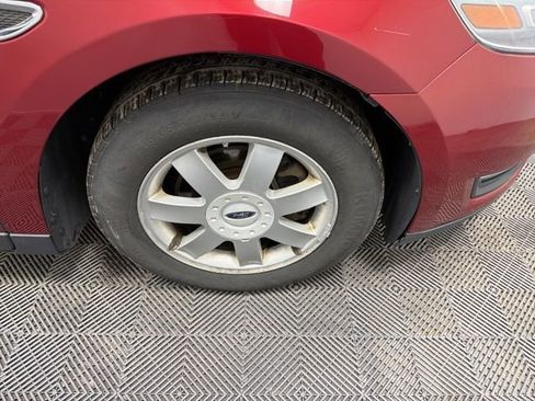 Used 2013 Ford Taurus SEL image 8