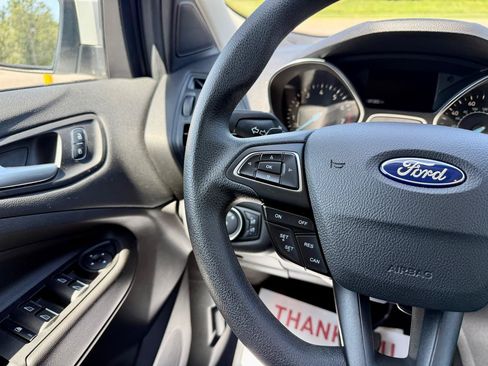 Used 2017 Ford Escape SE w/ Equipment Group 201A AWD/4WD image 13