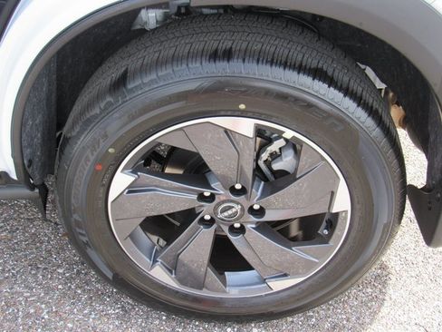 New 2026 Nissan Rogue SV image 7