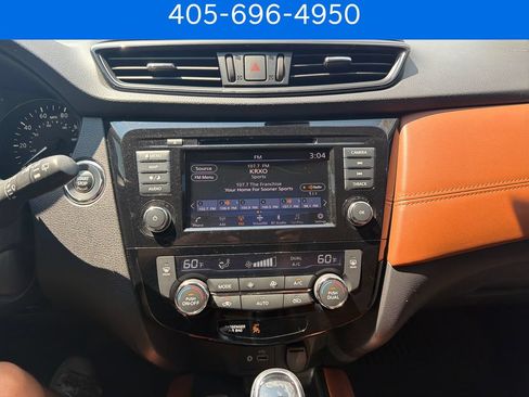 Used 2018 Nissan Rogue SL w/ Premium Package FWD image 22