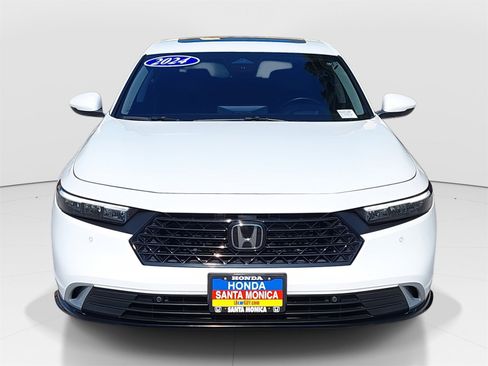 Used 2024 Honda Accord Touring image 2