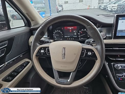 Used 2021 Lincoln Corsair AWD w/ Premium Package image 25
