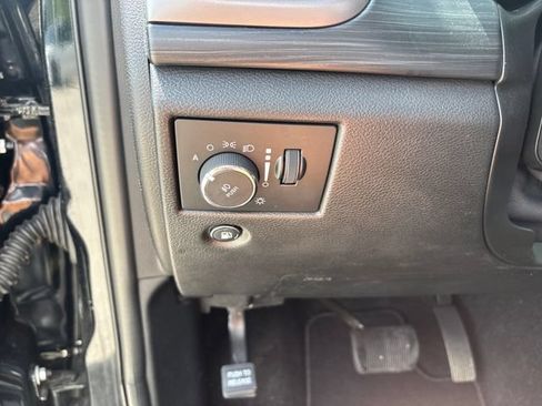 Used 2021 Jeep Grand Cherokee Freedom Edition RWD image 25
