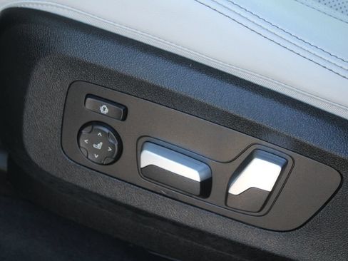Used 2025 BMW X5 xDrive40i AWD/4WD image 28
