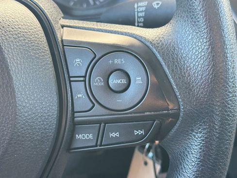 Used 2023 Toyota Corolla LE FWD image 27