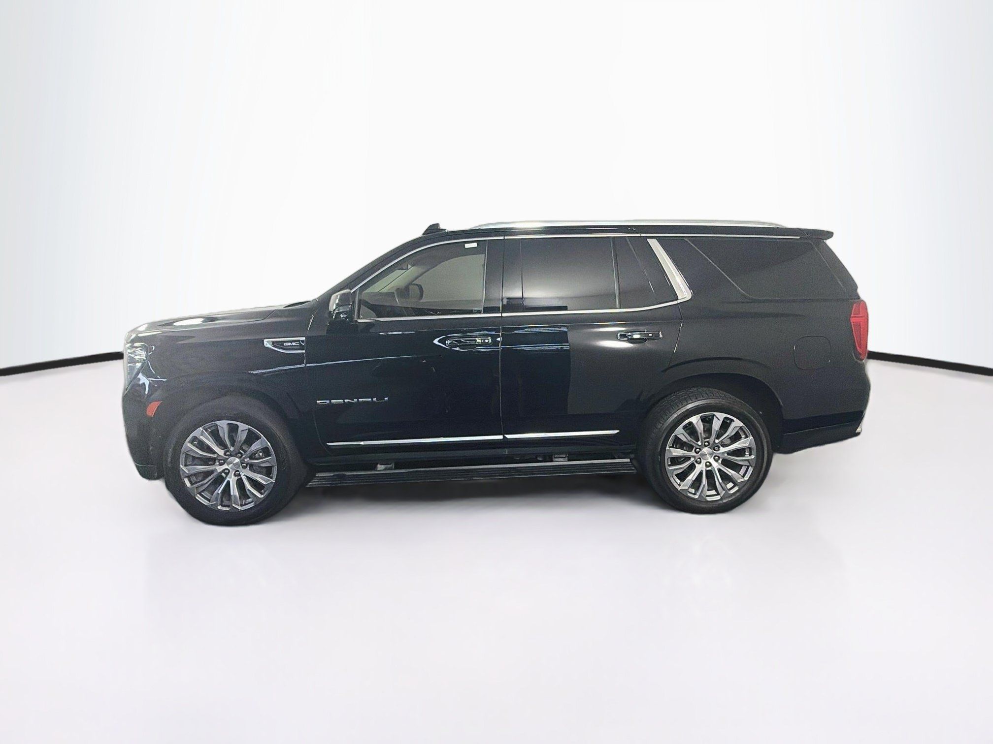 Used 2022 GMC Yukon Denali AWD/4WD image 4