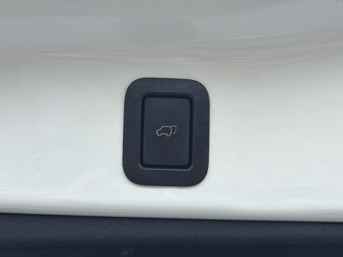 Used 2019 Toyota Highlander Limited AWD/4WD image 20