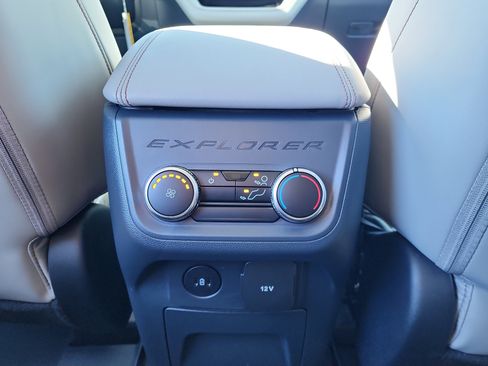 New 2026 Ford Explorer Active w/ Active Comfort Package image 9