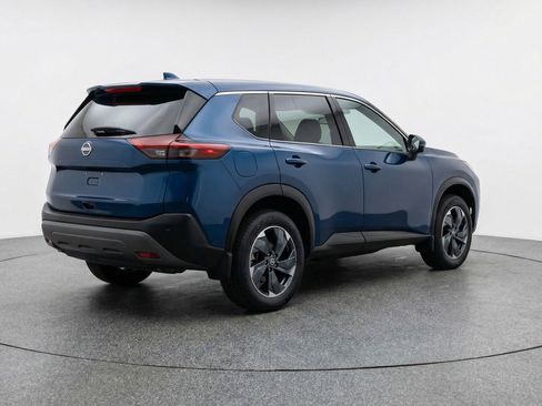 Used 2025 Nissan Rogue SV image 9