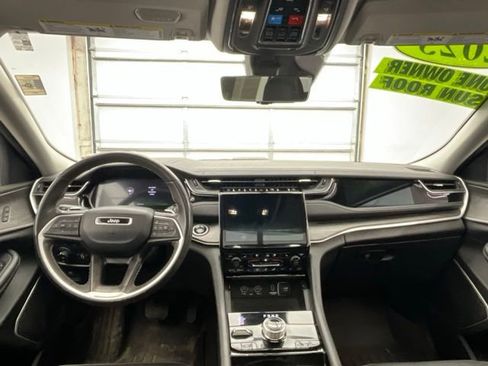 Used 2023 Jeep Grand Cherokee 4WD 4xe w/ Luxury Tech Group II image 4