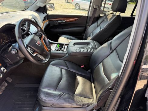 Used 2015 Cadillac Escalade Luxury AWD/4WD image 14