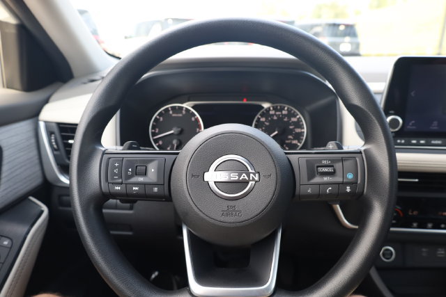 Used 2023 Nissan Rogue SV FWD image 17