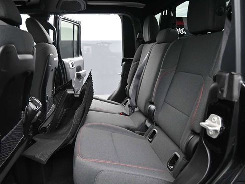 Used 2024 Jeep Gladiator Rubicon w/ Convenience Group image 14