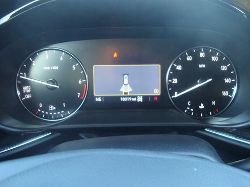 Used 2023 Buick Envision Preferred image 18