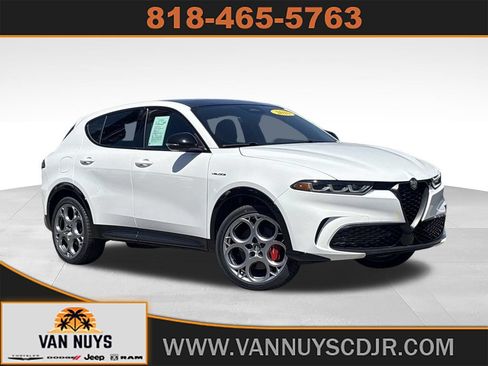 Used 2025 Alfa Romeo Tonale w/ Premium Package AWD/4WD image 1
