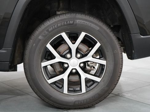 Used 2025 Jeep Grand Cherokee Limited AWD/4WD image 34