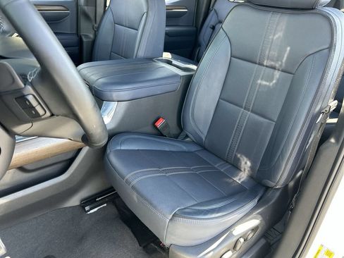 Used 2023 Chevrolet Silverado 1500 High Country w/ Technology Package AWD/4WD image 19