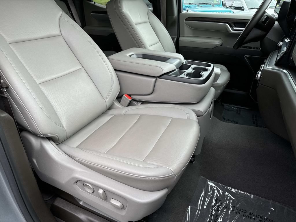 Used 2025 GMC Sierra 1500 SLT AWD/4WD image 26
