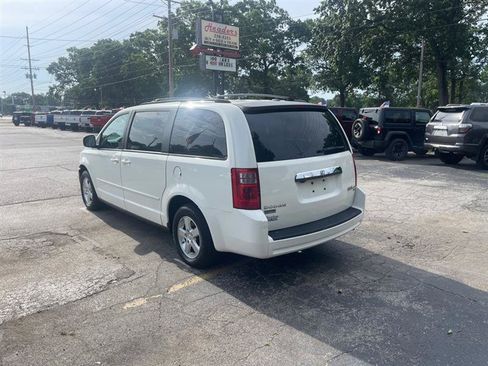 Used 2010 Dodge Grand Caravan SE w/ Entertainment Group 1 FWD image 7