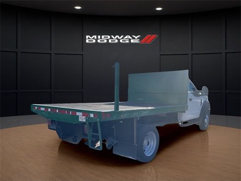 Used 2019 Ford F550 2WD Regular Cab Super Duty image 2