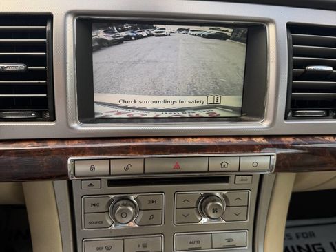 Used 2009 Jaguar XF Premium image 20