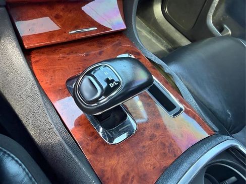Used 2014 Chrysler 300 RWD image 38