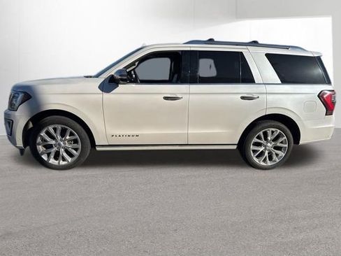 Used 2019 Ford Expedition Platinum image 2