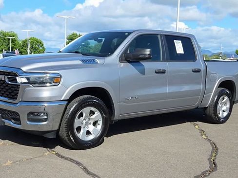 Used 2025 RAM 1500 Big Horn AWD/4WD image 4