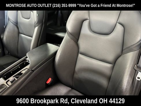 Used 2022 Volvo XC90 T5 Momentum image 27