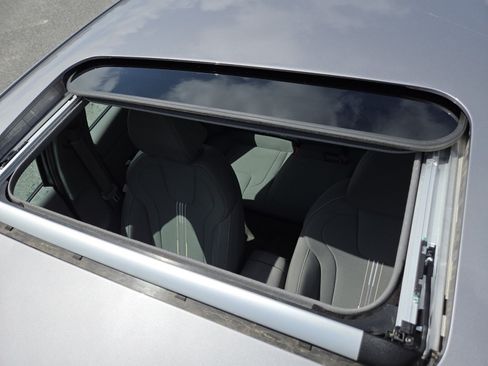Used 2025 Hyundai Elantra SEL FWD image 4