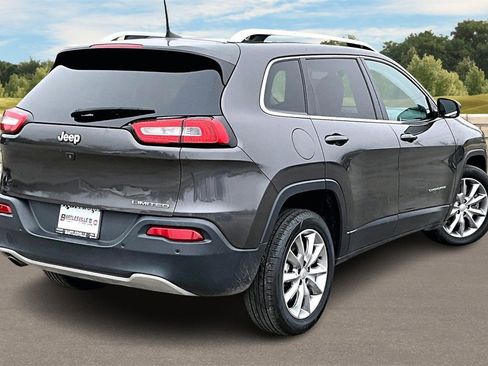 Used 2018 Jeep Cherokee Limited image 12