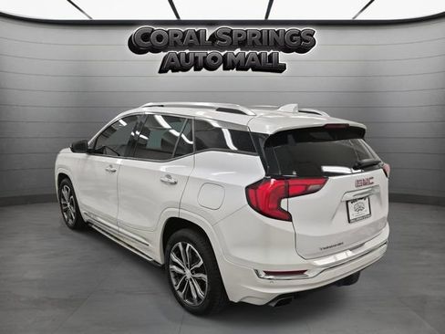 Used 2020 GMC Terrain Denali w/ Denali Premium Package FWD image 4