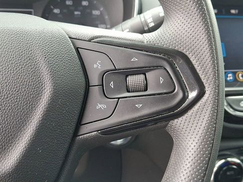 Used 2023 Chevrolet TrailBlazer LT w/ Convenience Package FWD image 21