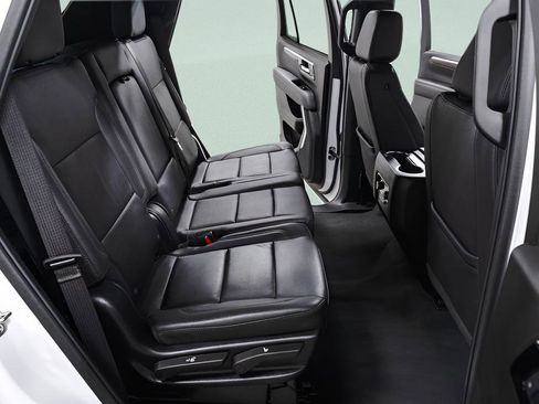 Used 2025 Chevrolet Tahoe LT image 37