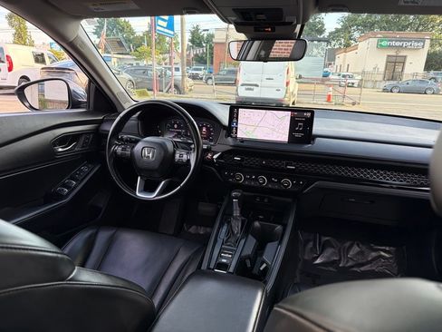 Used 2023 Honda Accord Touring image 18