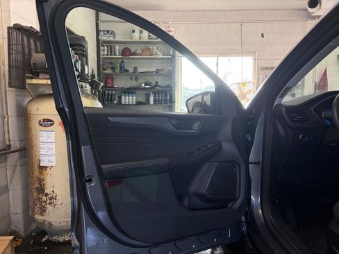 Used 2024 Ford Escape Active w/ Tech Pack #1 AWD/4WD image 12