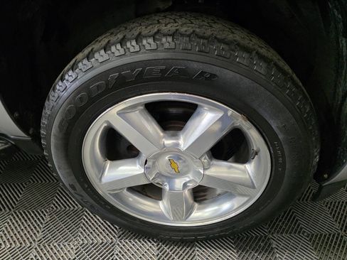 Used 2011 Chevrolet Avalanche LTZ image 34