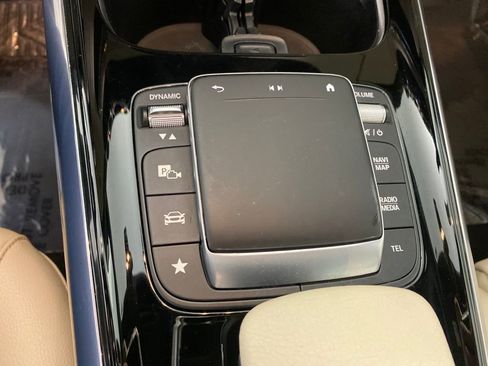 Used 2021 Mercedes-Benz GLA 250 4MATIC image 20