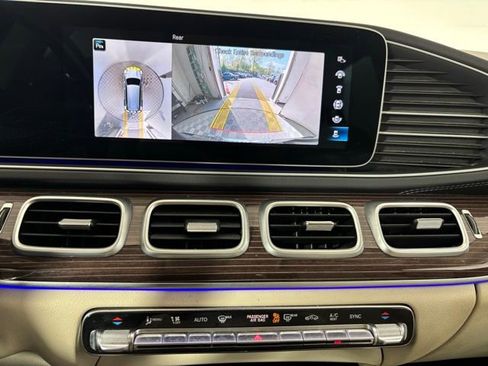 Used 2022 Mercedes-Benz GLS 450 4MATIC image 17