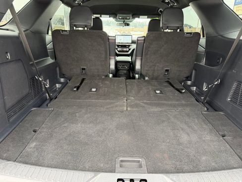 Used 2025 Ford Explorer ST-Line image 9