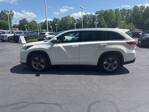 Used 2018 Toyota Highlander Limited Platinum AWD/4WD image 2