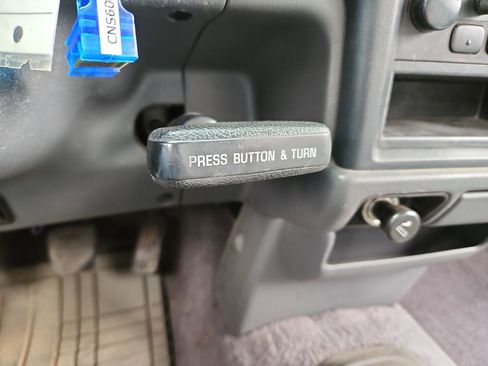 Used 1993 Toyota Pickup Deluxe image 11