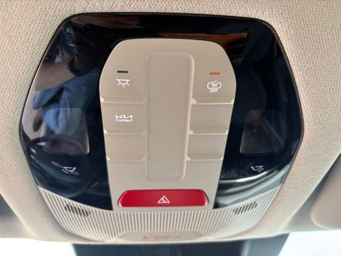 Used 2025 Kia K4 FWD image 22