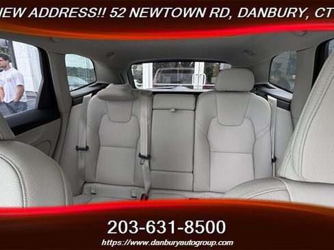 Used 2025 Volvo XC60 B5 Plus w/ Protection Package Premier AWD/4WD image 26